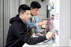 学院全面遵照学校的方针定位等系统先辈的办